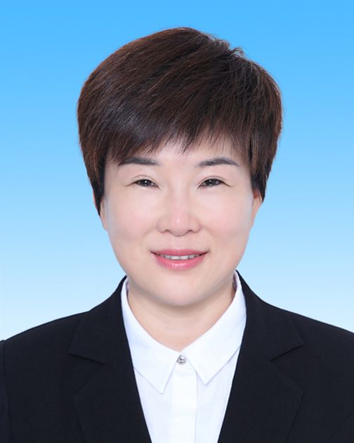 10 副镇长、瀛海地区办事处副主任周林英